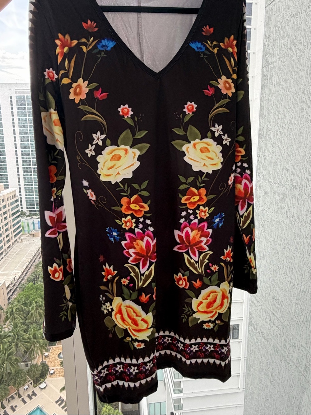 Source Unknown Black Floral V-Neck Long Sleeve Dress